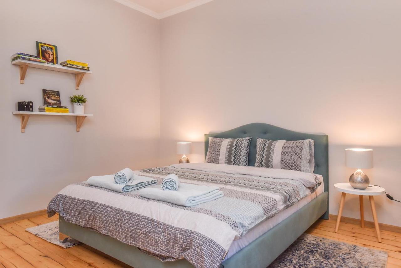 Spacious Vintage 2Br, 2Bath Apartment By Flat Mаnager Sofia Eksteriør billede