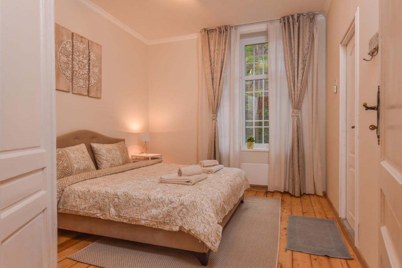 Spacious Vintage 2Br, 2Bath Apartment By Flat Mаnager Sofia Eksteriør billede